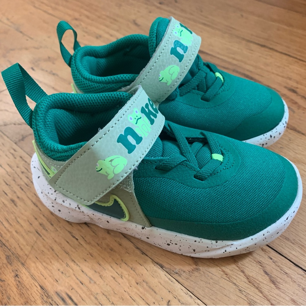 Nike Team Hustle D Froggy Malachite- Honeydew in 9c